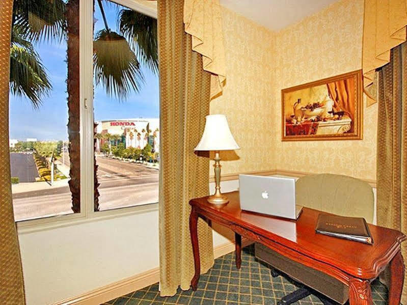 Ayres 3* Anaheim
